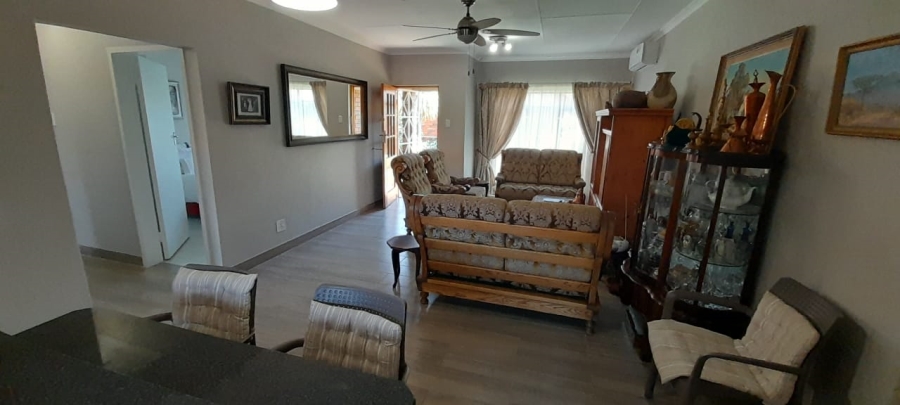 3 Bedroom Property for Sale in Flamwood North West